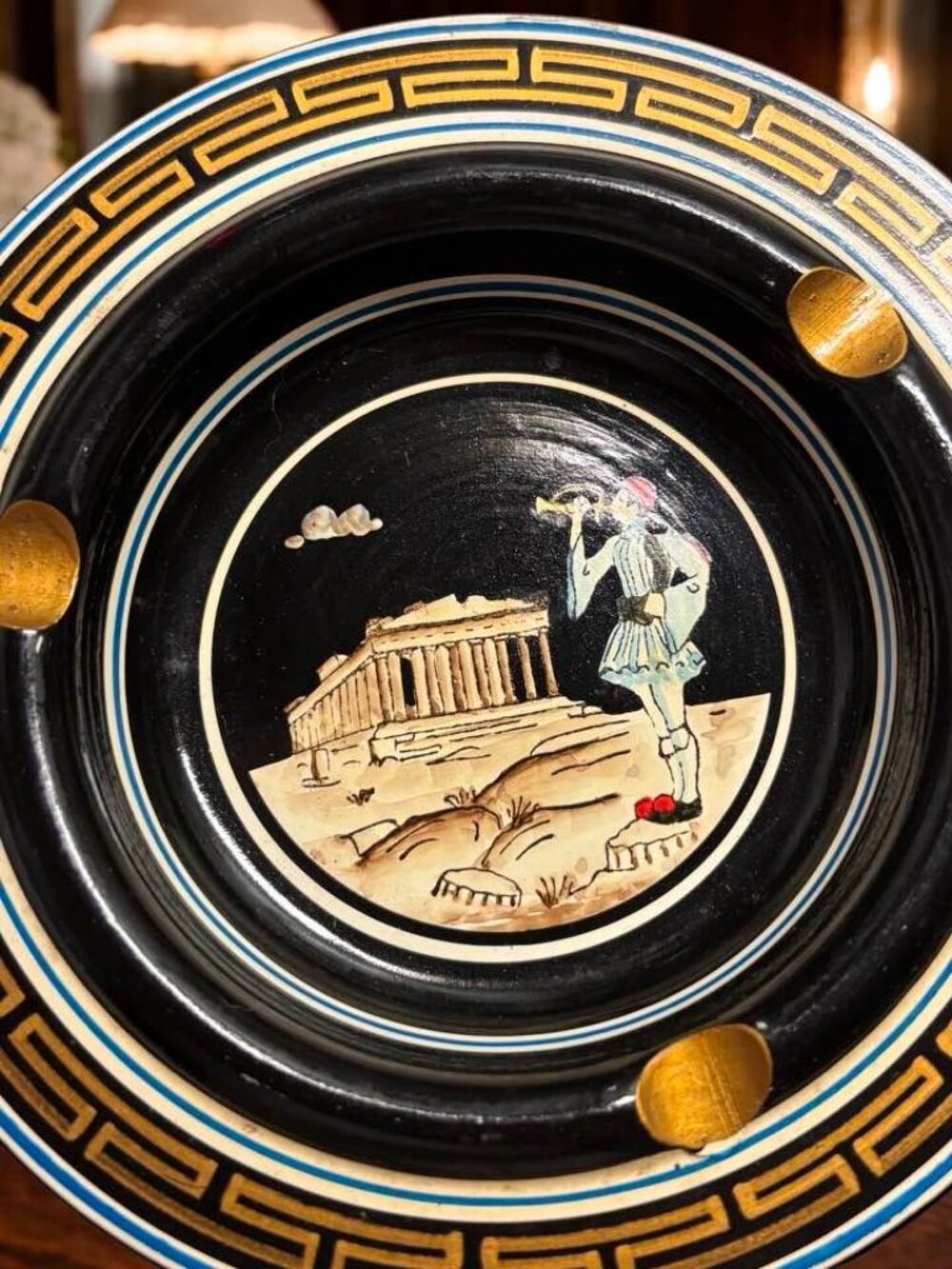Hand-Painted Greek Ashtray With Parthenon Scene & Evzone Soldier Black & Gold 6. - Picture 2 of 6